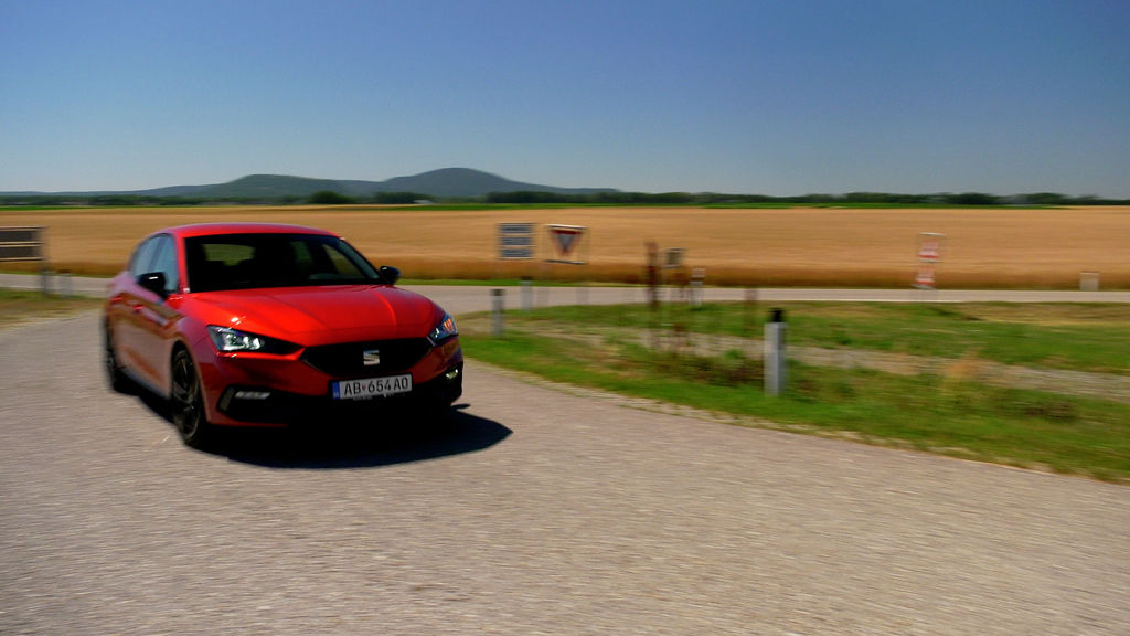 Content seat leon fr black sk test 2025 4k.00 11 57 17.still380