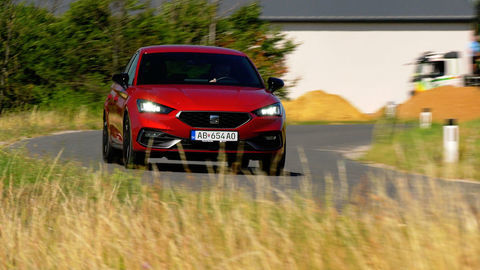 Thumb seat leon fr black sk test 2025 4k.00 12 15 18.still381