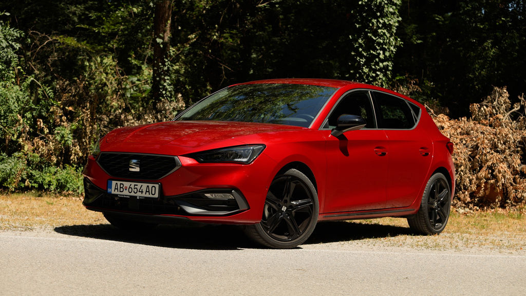 Content seat leon fr black sk test 2025 4k.00 18 12 20.still387