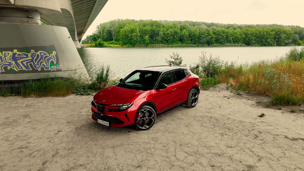 Content alfa romeo junior veloce sk test 2025 4k.00 18 42 00.still383
