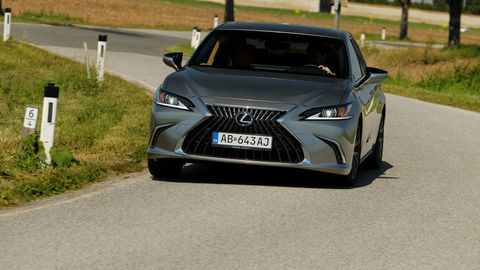 Thumb lexus es sk test 2025 4k.00 13 58 24.still432