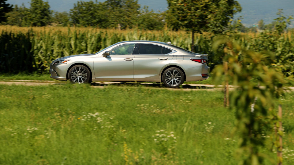 Content lexus es sk test 2025 4k.00 16 23 12.still435