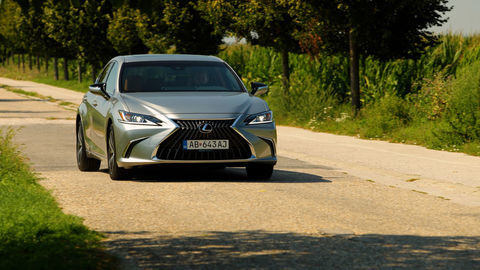 Thumb lexus es sk test 2025 4k.00 16 36 18.still436