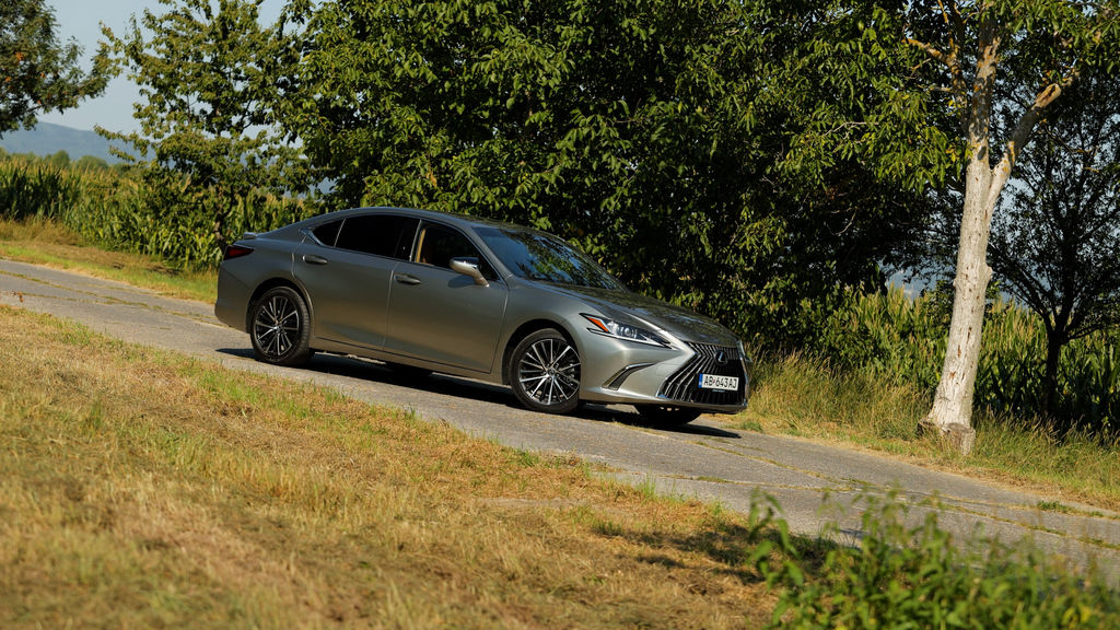 Content lexus es sk test 2025 4k.00 18 26 23.still439