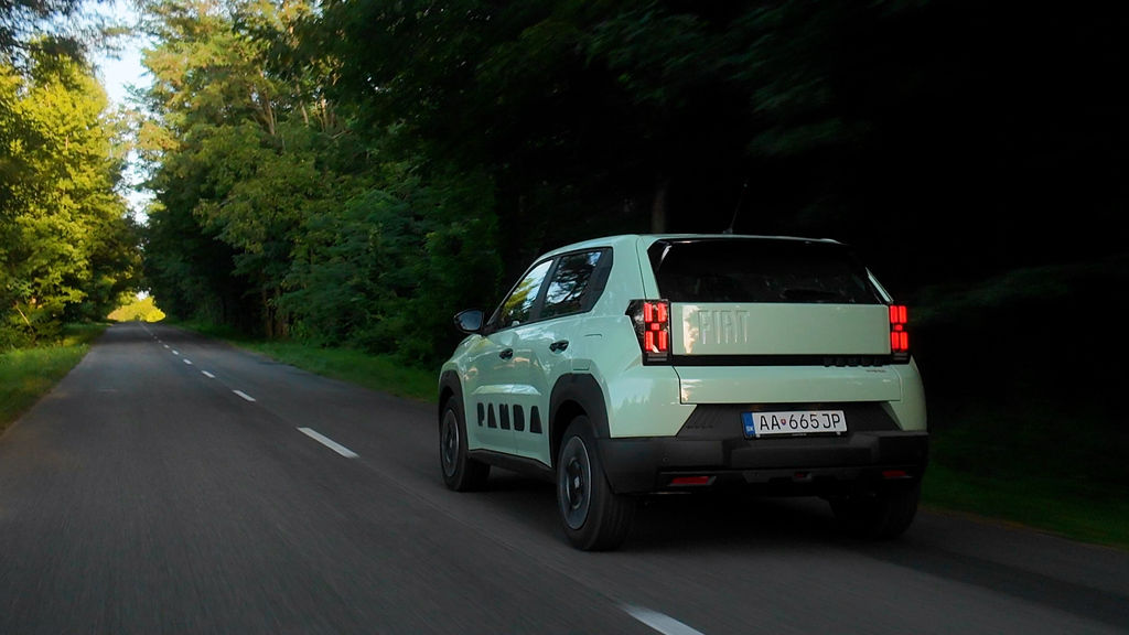 Content fiat grande panda hybrid sk test 2025 4k.00 07 49 02.still424