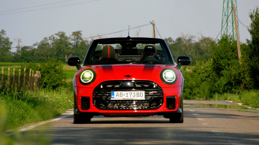 Content mini cooper jcw sk test 2025 4k.00 29 07 01.still435