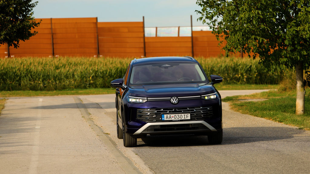 Content vw tayron phev sk test 2025 4k.00 21 00 13.still436