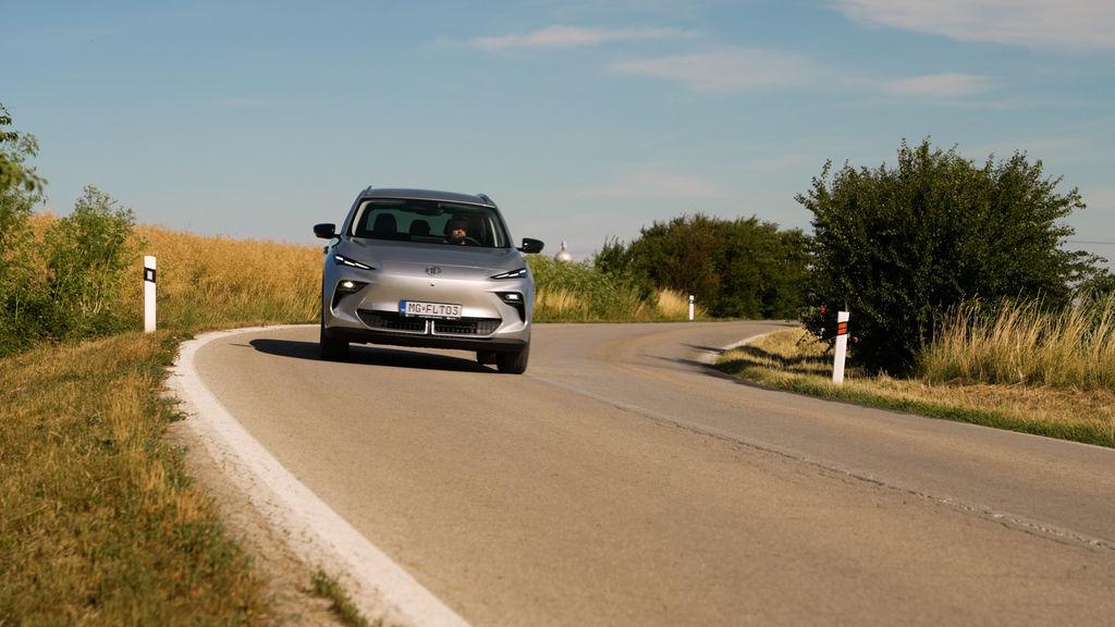 Content mg s5 ev sk test 2025 4k.00 23 52 11.still402
