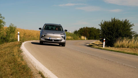 Thumb mg s5 ev sk test 2025 4k.00 23 52 11.still402