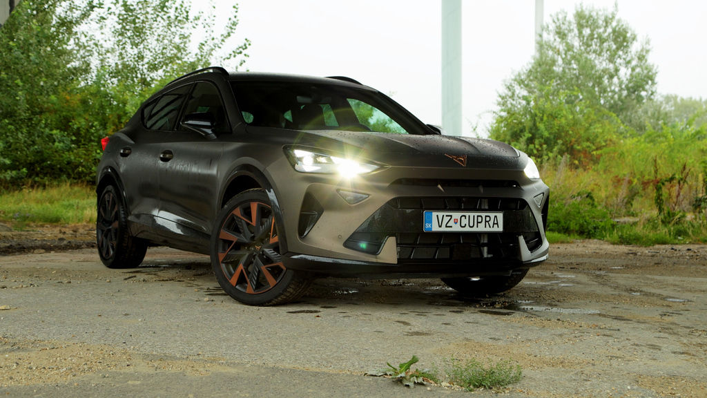 Content cupra formentor sk test 2025 4k.00 03 49 08.still440