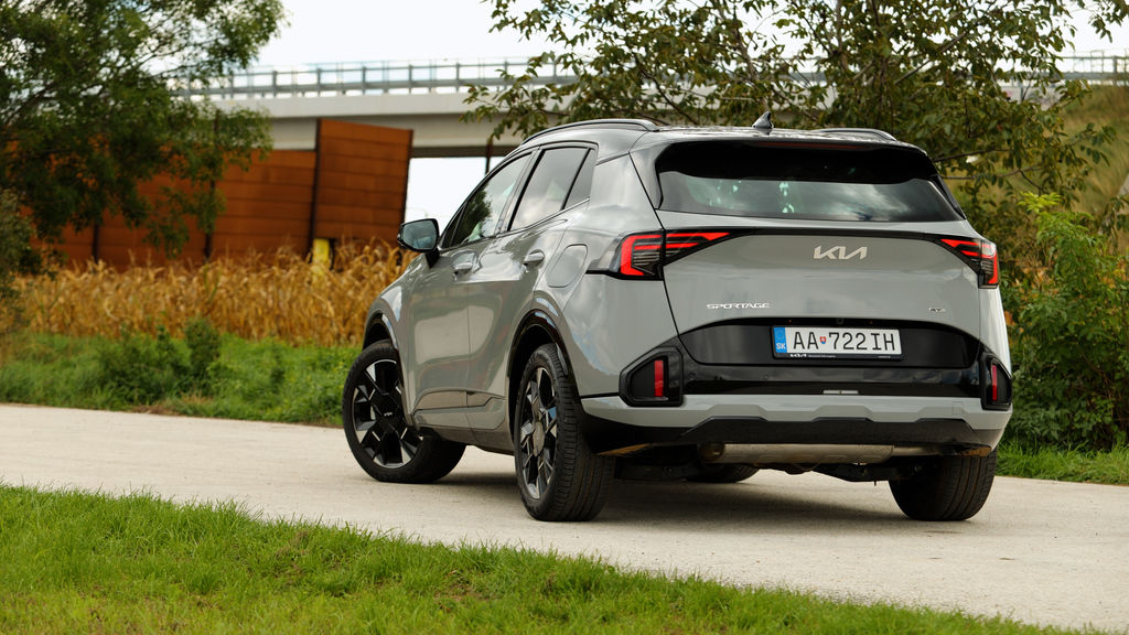Content kia sportage gt line sk test 2025 4k.00 02 05 10.still450