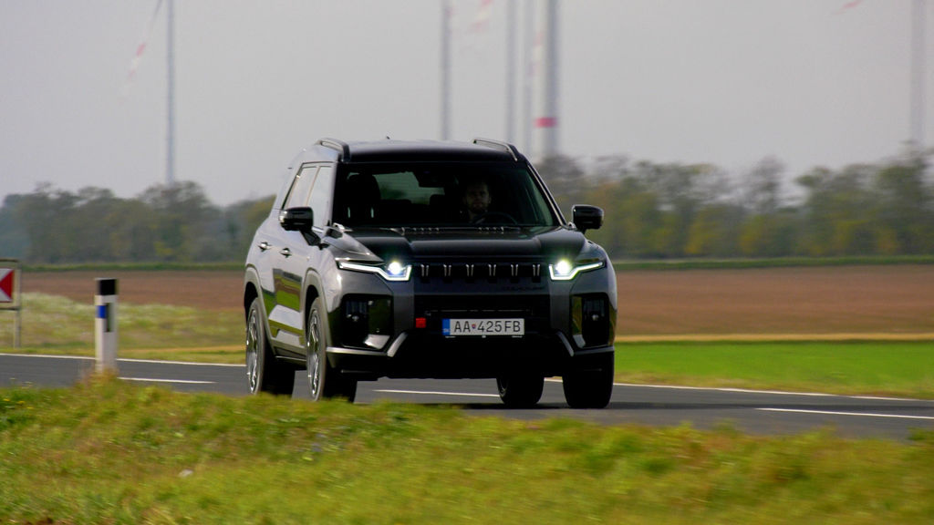 Content kgm torres hybrid sk test 2025 4k.00 18 06 12.still491