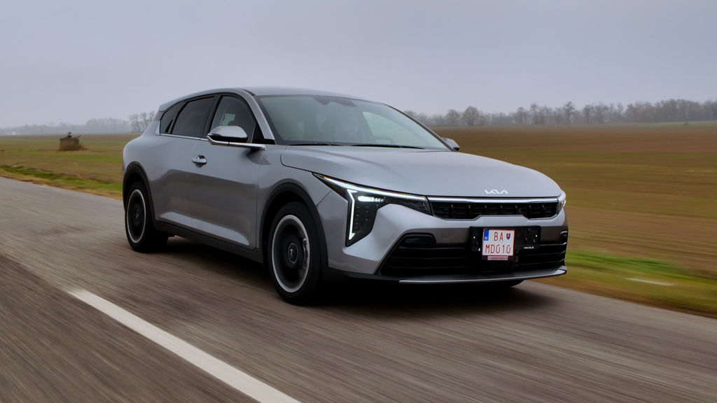 Content kia k4 sk test 2025 4k.00 04 53 18.still547