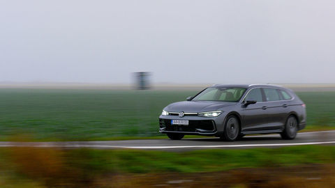 Thumb vw passat 2.0tsi sk test 2025 4k.00 17 12 03.still545