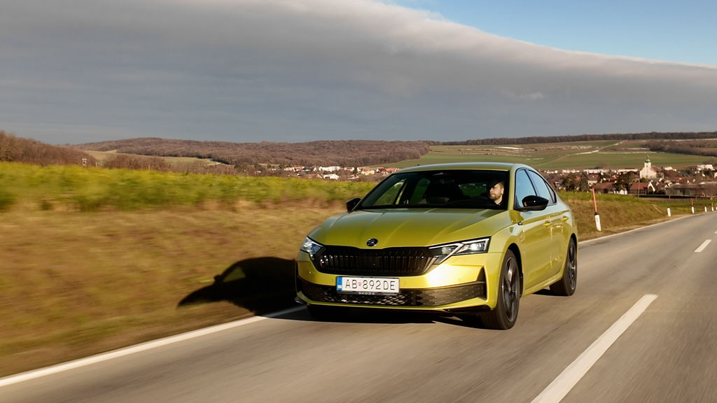 Content skoda octavia 2.0tsi 4x4 sportline sk test 2025 4k.00 07 42 01.still555