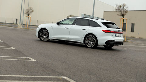 Thumb audi a5 phev sk test 2025 4k.00 01 48 11.still556