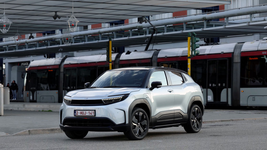 Content toyota urban cruiser prva jazda 2025 4k.00 05 17 05.still555