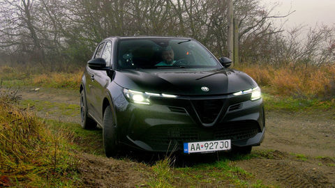 Thumb alfa romeo junior q4 sk test 2025 4k.00 17 01 20.still568