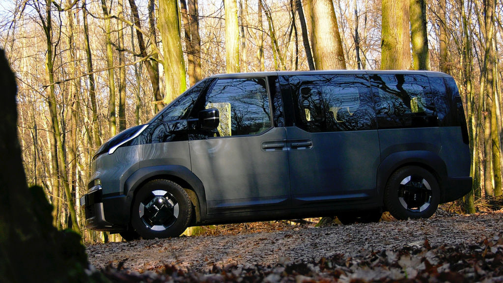 Content kia pv5 sk test 2025 4k.00 04 29 08.still572