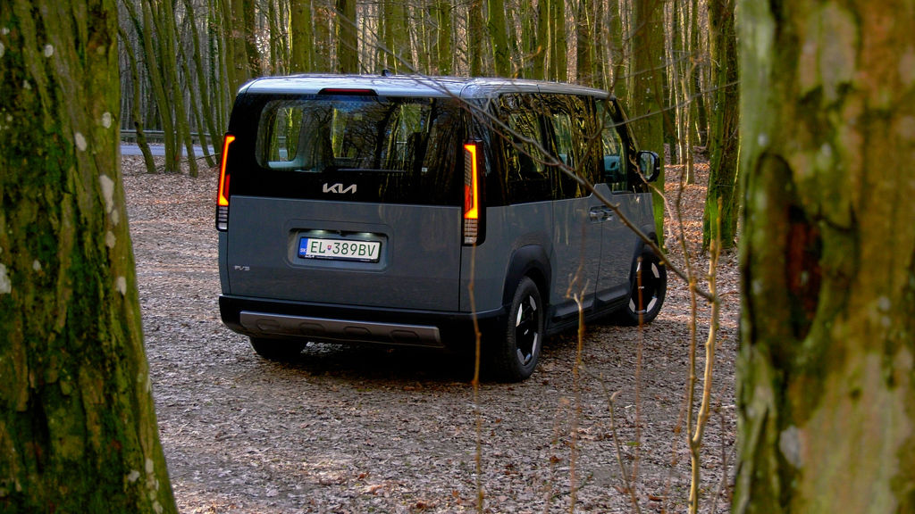 Content kia pv5 sk test 2025 4k.00 03 50 10.still571