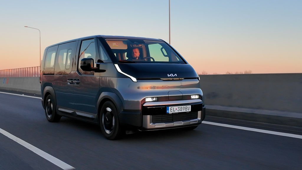 Content kia pv5 sk test 2025 4k.00 11 06 20.still575