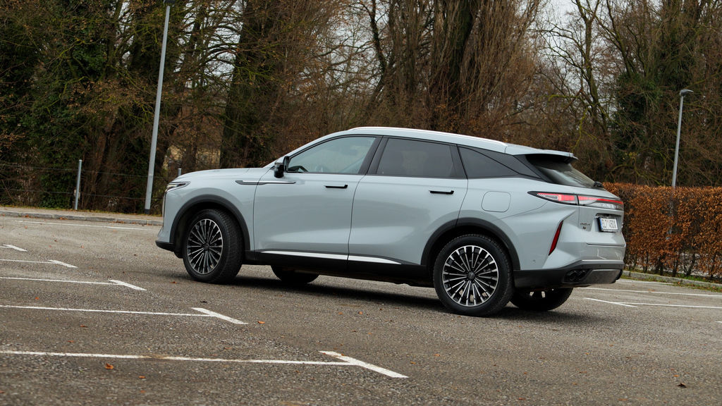 Content omoda 9 sk test 2025 4k.00 00 38 08.still568