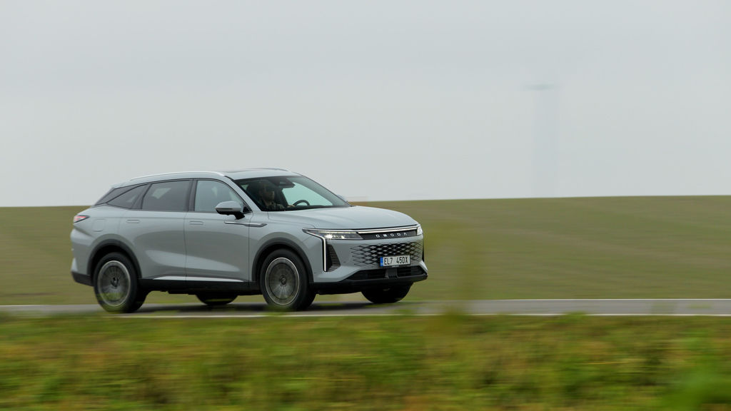 Content omoda 9 sk test 2025 4k.00 15 58 01.still574