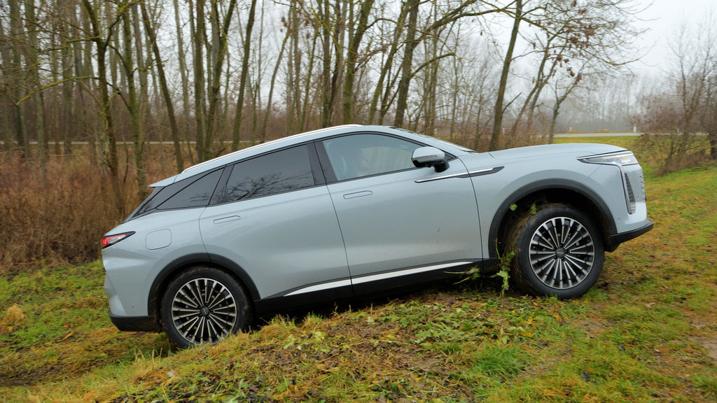 Content omoda 9 sk test 2025 4k.00 12 44 14.still572