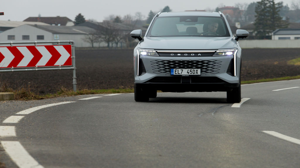 Content omoda 9 sk test 2025 4k.00 24 35 03.still577