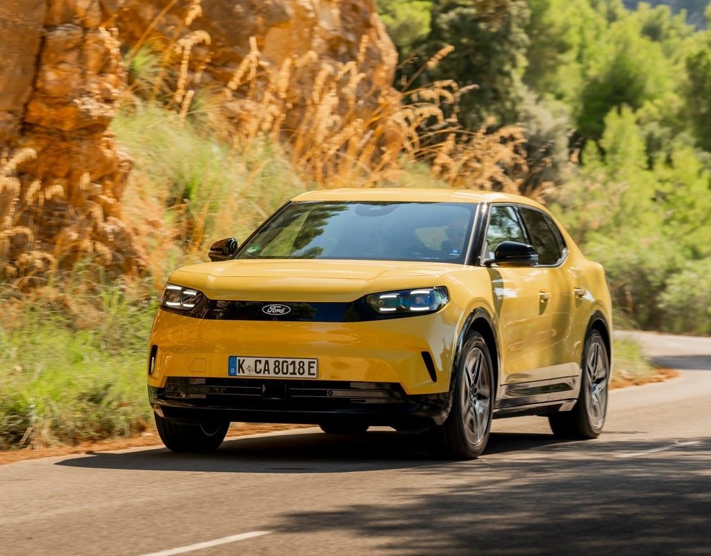 Content 2026 ford capri vivid yellow exterior 02