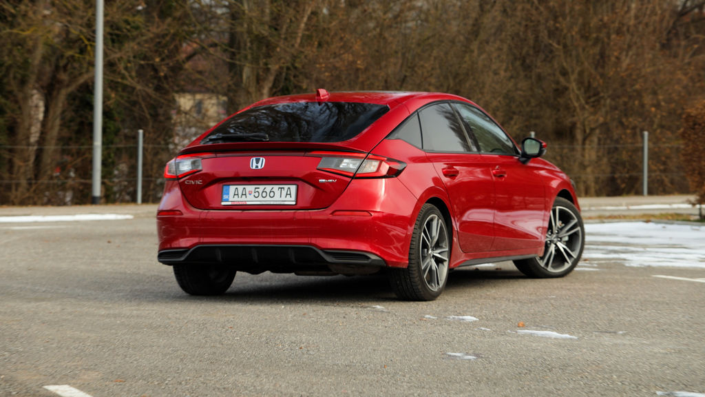 Content honda civic ehev sk test 2026 4k.00 21 33 06.still600