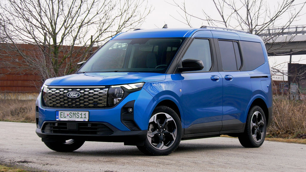 Content ford tourneo courier e sk test 2026 4k.00 02 08 08.still622