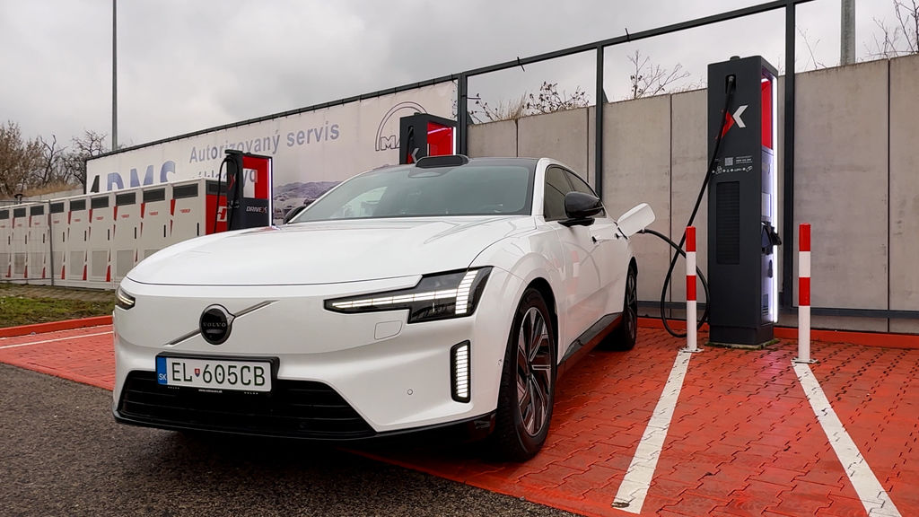 Content volvo es90 sk test 2026 4k.00 26 31 17.still634