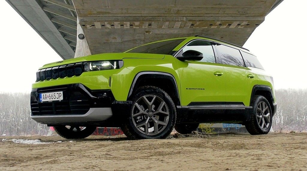 Content jeep compass first edition sk test 2026 4k.00 11 47 19.still649