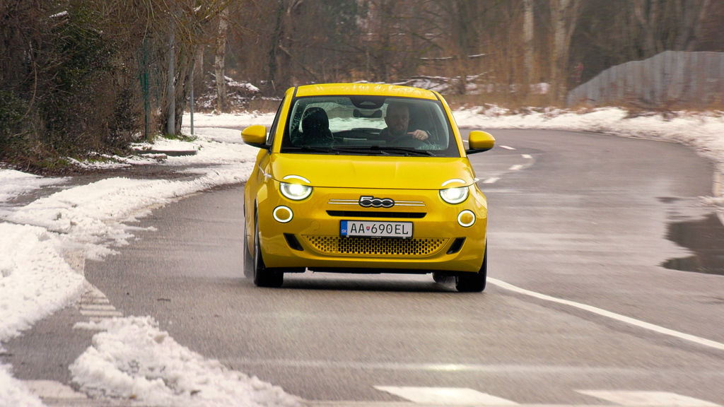 Content fiat 500 hybrid sk test 2026 4k.00 12 55 09.still658