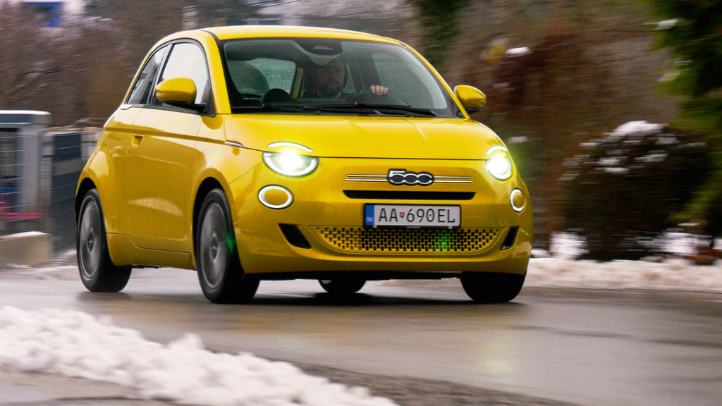 Content fiat 500 hybrid sk test 2026 4k.00 23 37 18.still663