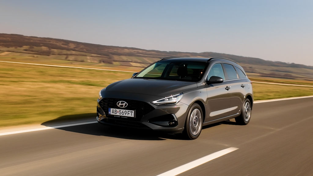 Content hyundai i30 combi sk test 2026 4k.00 17 59 07.still687