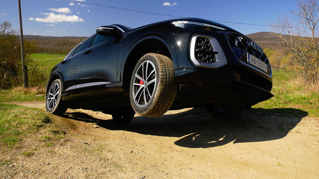 Content audi q5 e hybrid sk test 2026 4k.00 18 56 04.still696