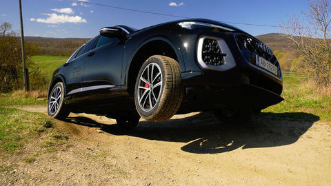 Thumb audi q5 e hybrid sk test 2026 4k.00 18 56 04.still696