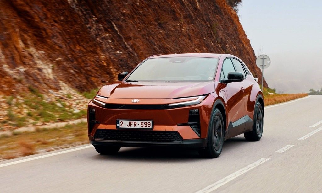 Content toyota c hr%2b prva jazda 2026 4k.00 05 05 06.still696