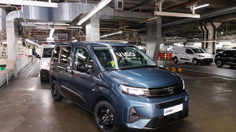 Thumb anopelcomboelectricthe17 millionthvehicleproducedatstellantisvigo 4