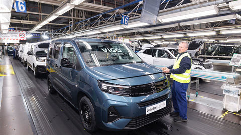 Thumb anopelcomboelectricthe17 millionthvehicleproducedatstellantisvigo 2