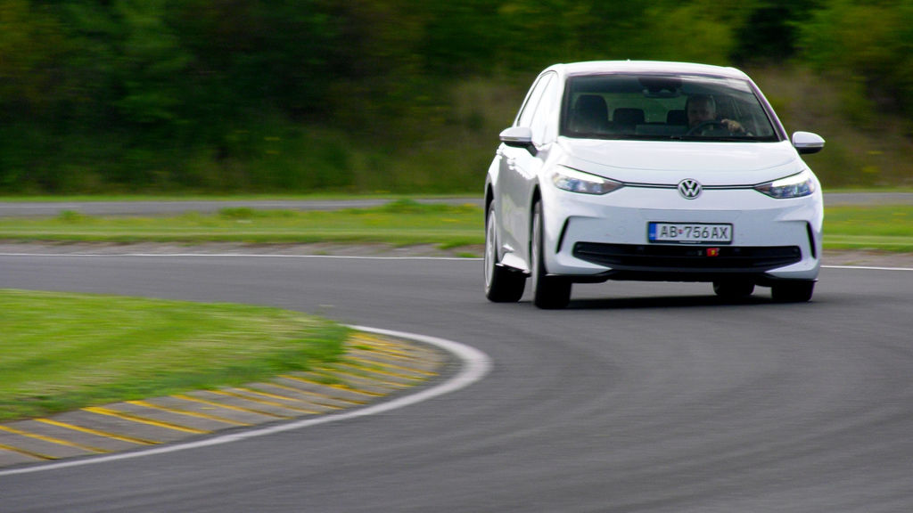 Content letne pneu sk test 2026 4k.00 14 45 10.still695