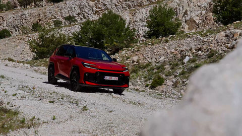 Thumb toyota rav4 strih01.00 00 54 15.still003