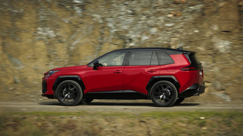 Thumb 2026 rav4 hev grs emotional red  dynamic 007