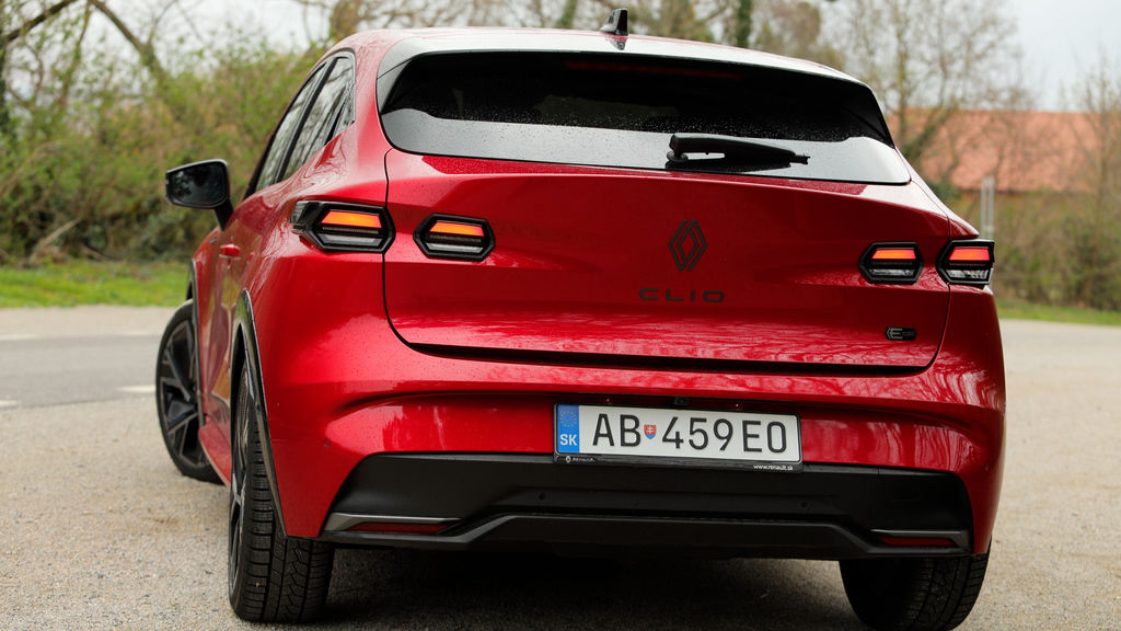 Content renault clio hybrid sk test 2026 4k.00 02 24 03.still699