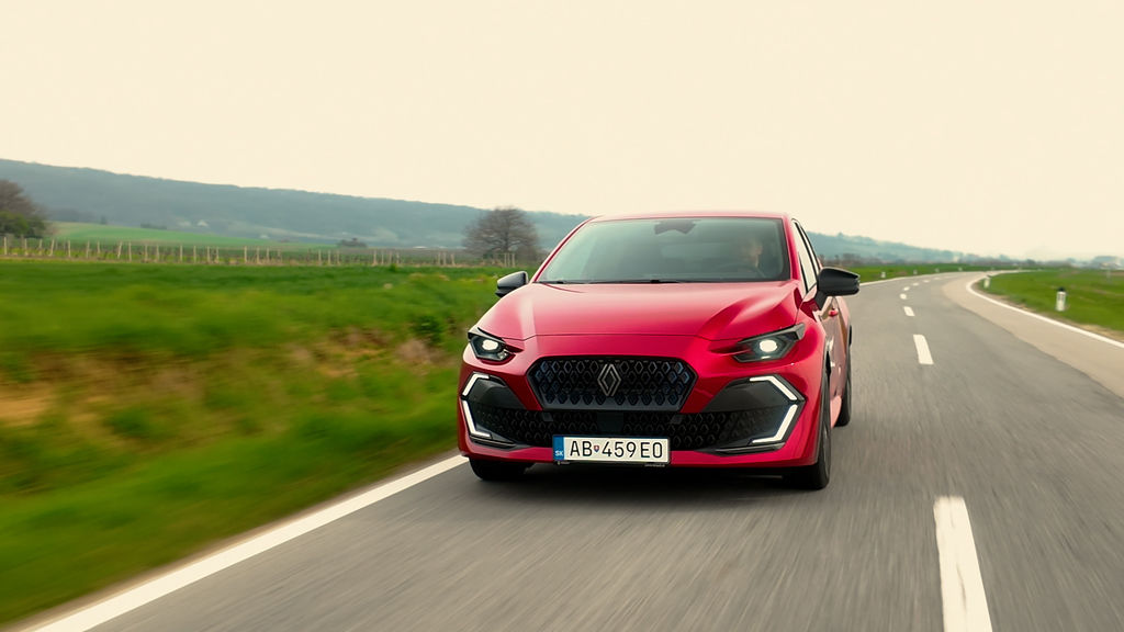 Content renault clio hybrid sk test 2026 4k.00 15 02 13.still708