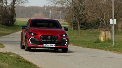 Thumb renault clio hybrid sk test 2026 4k.00 16 30 07.still709