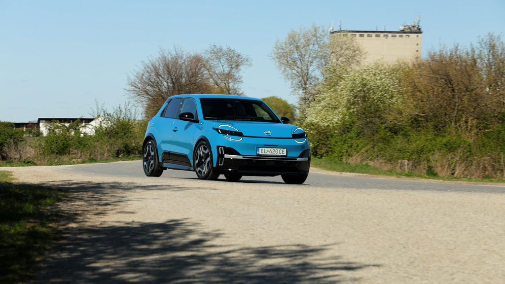 Content nissan micra sk test 2026 4k.00 23 00 12.still713