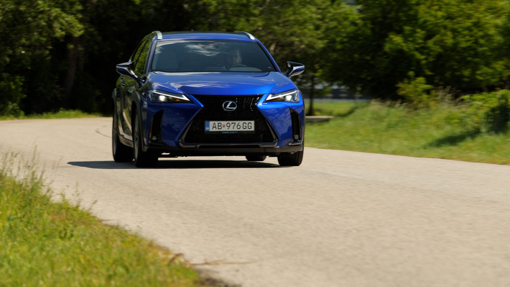 Content lexus ux300h kizuna f 2026 4k.00 17 09 09.still718